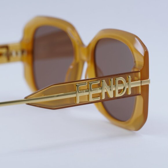 🕶️ New Fendi FE40065I 50E Sunglasses -Transparent Milky Amber/Gold Frame - Picture 6 of 10